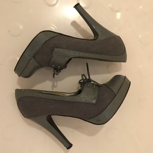 Darling grey pumps